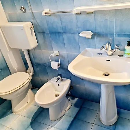 Spacious 45m2 公寓 *